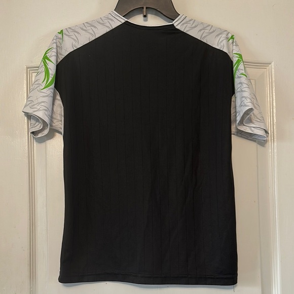 Black and Gray Jersey Shirt with Color-Blocked Design - Picture 3 of 5